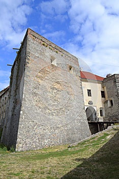 High corner fortification walls