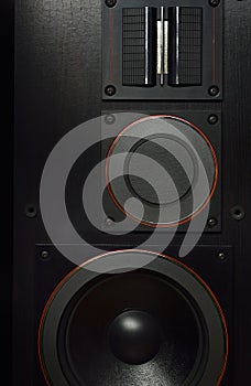 High-end isostatic stereo speakers