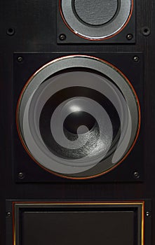 High-end isostatic stereo speakers