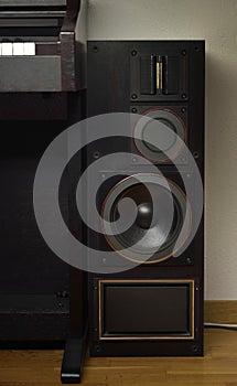 High-end isostatic stereo speakers