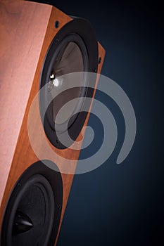 High loudspeaker tower