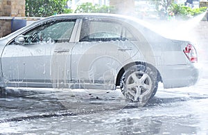 high-pressure car-washing