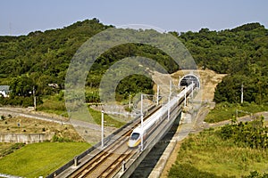 High-speed commuter train