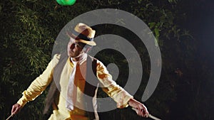 High speed diabolo juggler