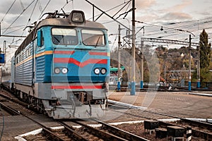 High-speed electric locomotive