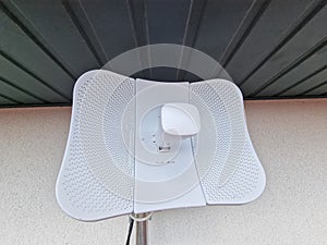 High speed intrernet parabolic antenna