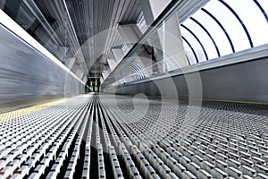High-speed moving escalator