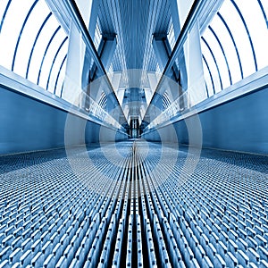 High-speed moving escalator