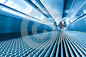 High-speed moving escalator