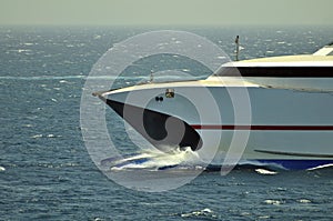 High speed passenger ship