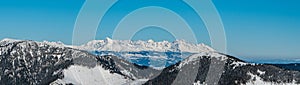 Vysoké Tatry z lyžiarskeho svahu na Chopku v zime Nízke Tatry na Slovensku
