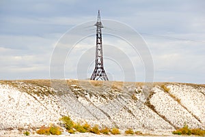 High voltage line and electricity pylon