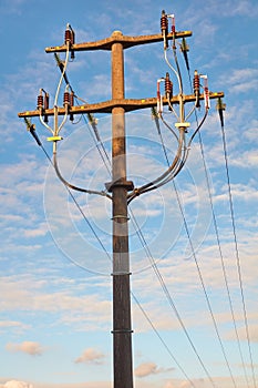 High voltage pylon