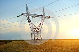 High voltage pylon