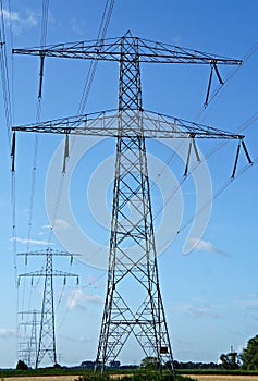 High voltage pylon