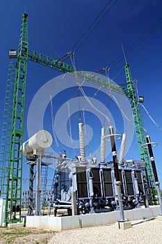 High voltage transformer