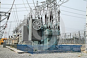 High voltage transformer