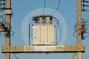 High voltage transformer