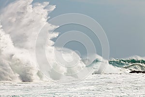 High wave breaking on the rocks