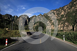 Highroad and Mountain photo