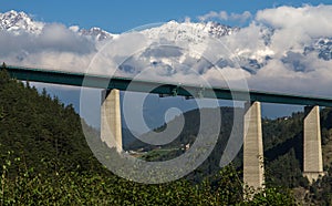 Autostrada ponte contro austriaco Alpi 