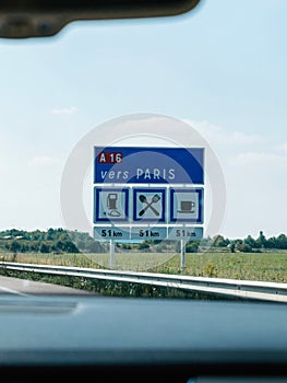 A16 Highway Sign: Vers Paris and Amenities Ahead