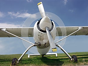 Highwing monoplane