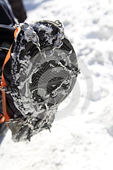 Hiker shoes with anti slip chain