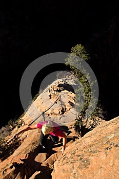 Hiking AngelÂ´s Landing