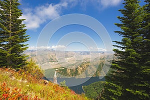 Hiking Castle Peak in Gifford Pinchot National Forest