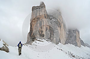 Turismo en dolomitas en el invierno 