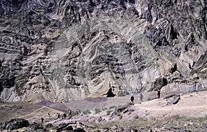 a hiking group against the great nature of Ladakhs mountains