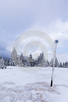 Hiking marking pole with indications