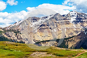 Hiking at Parker Ridge along the Icefield Parkway in the Canadian Rockies of Jasper