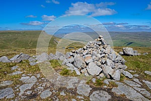 Hiking on Wild Boar Fell and Swarth Fell in the Yorkshire Dales