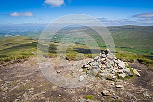 Hiking on Wild Boar Fell and Swarth Fell in the Yorkshire Dales