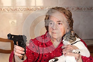 Hilarious lady protecting her cat