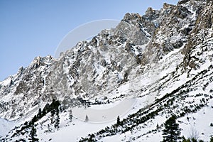 Kopce v zasněžených Vysokých Tatrách, Slovensko