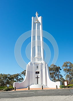 Hilltop observation area with World War I & II memorials was erected by the citizens of Albury to commemorate.