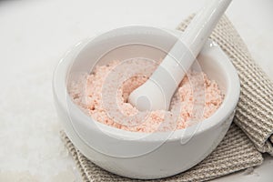Himalaya Coarse grained salt in a bowl