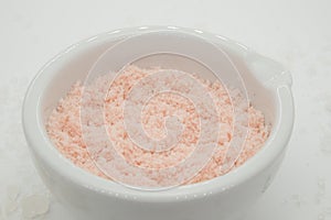 Himalaya Coarse grained salt in a bowl