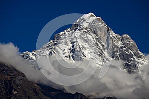 Himalaya mountains on EBC Nepal trek hiking route