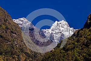 Himalaya mountains on EBC Nepal trek hiking route