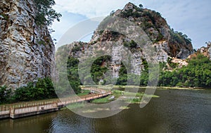 Hin Khao Ngu stone park