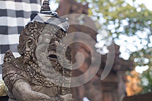 Hinduism - offerings and gifts to god in the temple