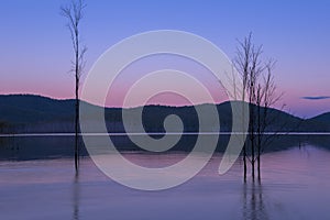 Hinze dam at dusk