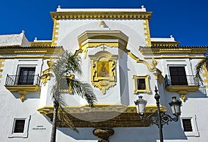 Hispanic bay window