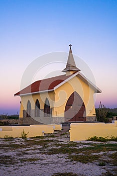 Historic Alta Vista Chapel, Noord Aruba at sunset