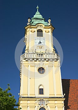 Historická hodinová veža Starej radnice na Hlavnom námestí, Bratislava, Slovensko