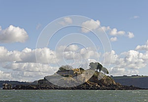 Drakes island, Plymouth: historic island in plymouth sound photo